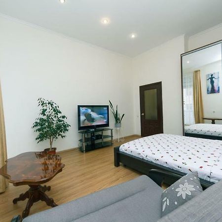 Apartment On Saksahanskoho Street Київ Екстер'єр фото